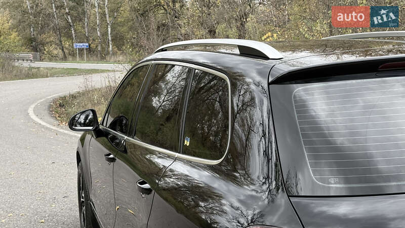 Внедорожник / Кроссовер Volkswagen Touareg 2012 в Звенигородке