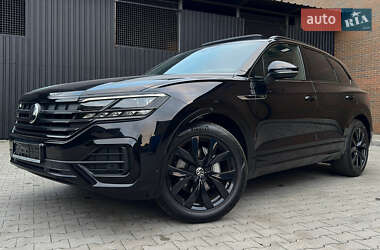 Внедорожник / Кроссовер Volkswagen Touareg 2022 в 