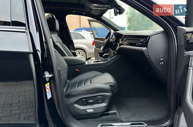 Внедорожник / Кроссовер Volkswagen Touareg 2022 в 