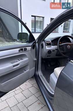 Внедорожник / Кроссовер Volkswagen Touareg 2004 в 