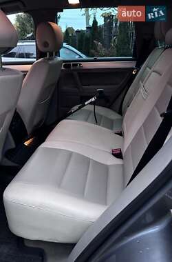 Внедорожник / Кроссовер Volkswagen Touareg 2004 в 