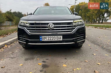 Внедорожник / Кроссовер Volkswagen Touareg 2018 в Ромнах