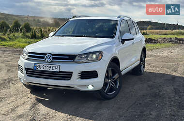 Внедорожник / Кроссовер Volkswagen Touareg 2013 в 