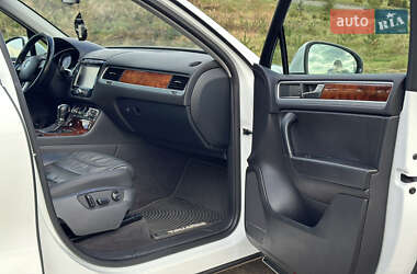 Внедорожник / Кроссовер Volkswagen Touareg 2013 в 