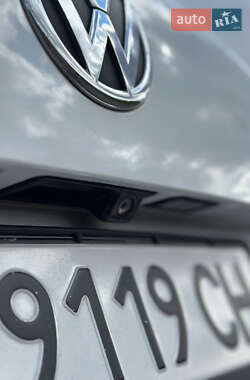 Внедорожник / Кроссовер Volkswagen Touareg 2013 в 