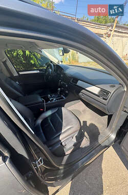 Внедорожник / Кроссовер Volkswagen Touareg 2015 в 
