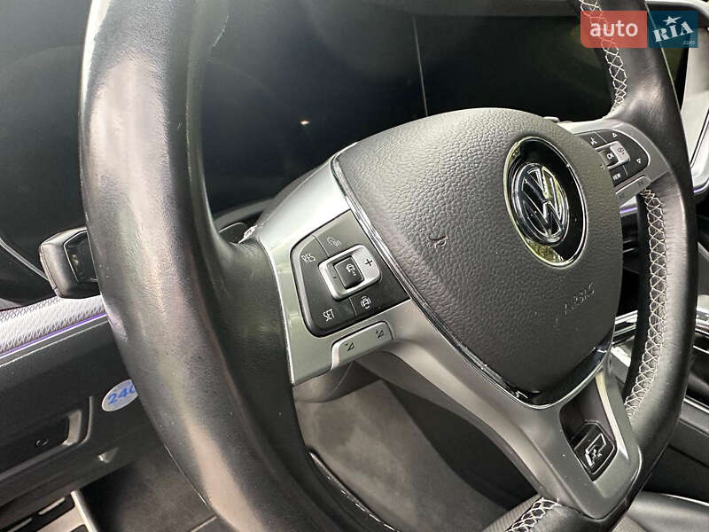 Позашляховик / Кросовер Volkswagen Touareg 2018 в Сарнах фото 83 Позашляховик / Кросовер Volkswagen Touareg 2018 в Сарнах