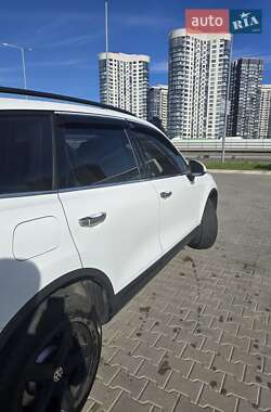 Внедорожник / Кроссовер Volkswagen Touareg 2013 в 