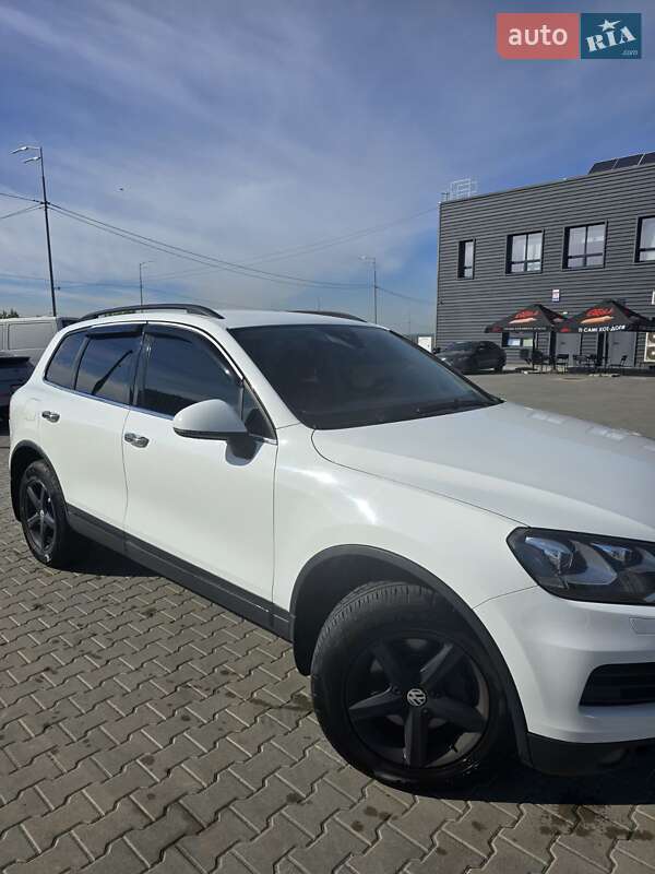 Позашляховик / Кросовер Volkswagen Touareg 2013 в Києві фото 6 Позашляховик / Кросовер Volkswagen Touareg 2013 в Києві