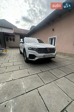 Внедорожник / Кроссовер Volkswagen Touareg 2019 в Тячеве
