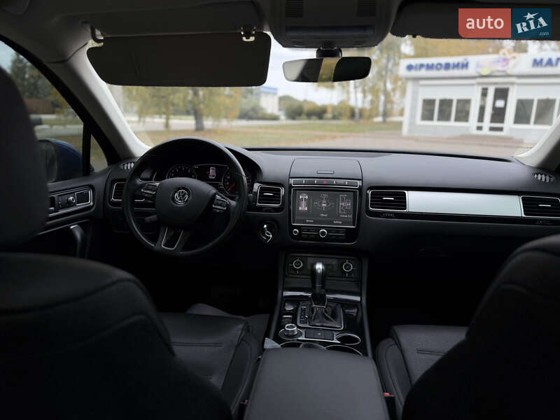 Внедорожник / Кроссовер Volkswagen Touareg 2017 в Лубнах