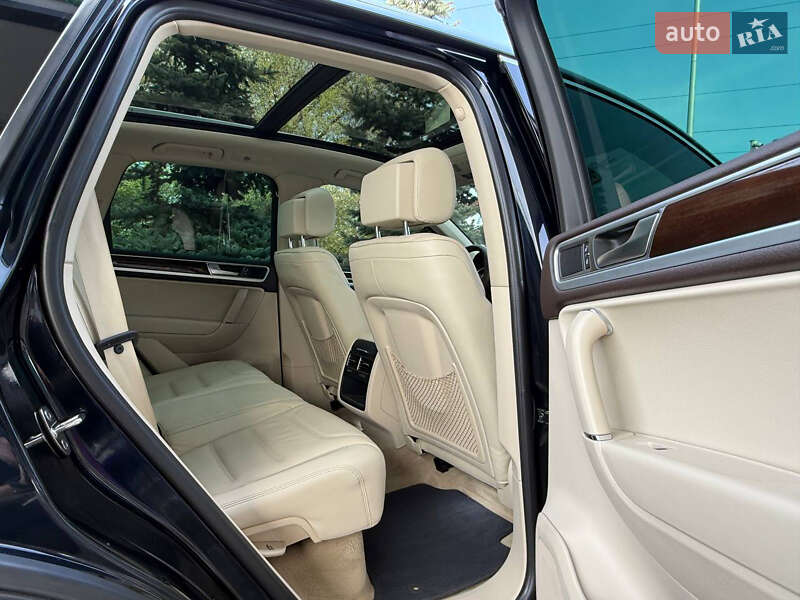 Внедорожник / Кроссовер Volkswagen Touareg 2015 в Краснограде фото 7 Внедорожник / Кроссовер Volkswagen Touareg 2015 в Краснограде