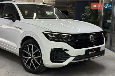 Внедорожник / Кроссовер Volkswagen Touareg 2019 в 