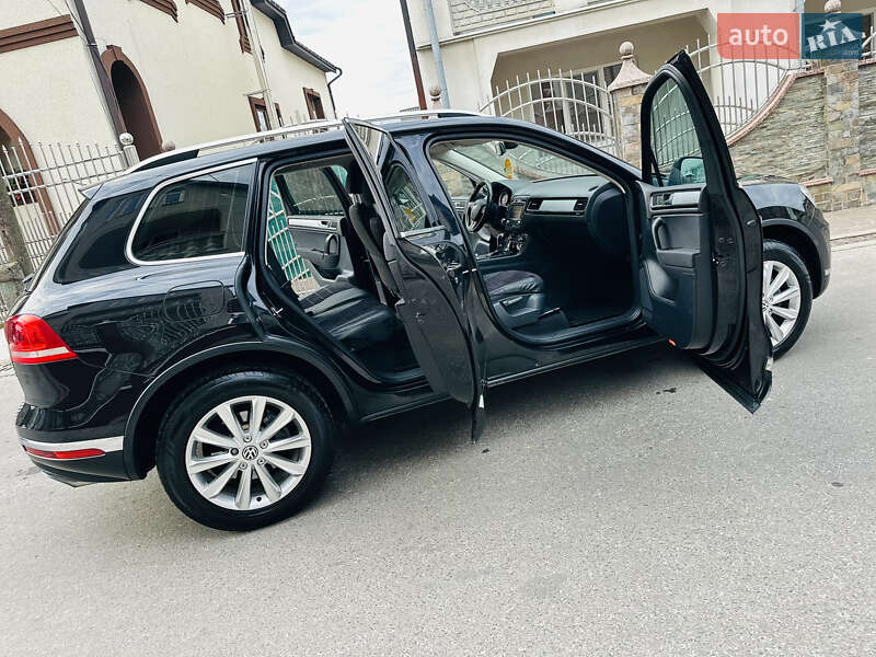 Внедорожник / Кроссовер Volkswagen Touareg 2015 в Грушево