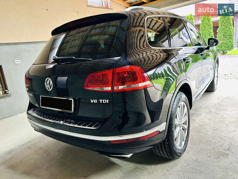 Внедорожник / Кроссовер Volkswagen Touareg 2015 в Грушево