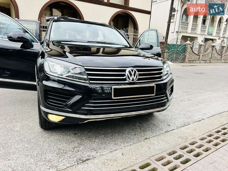 Внедорожник / Кроссовер Volkswagen Touareg 2015 в Грушево