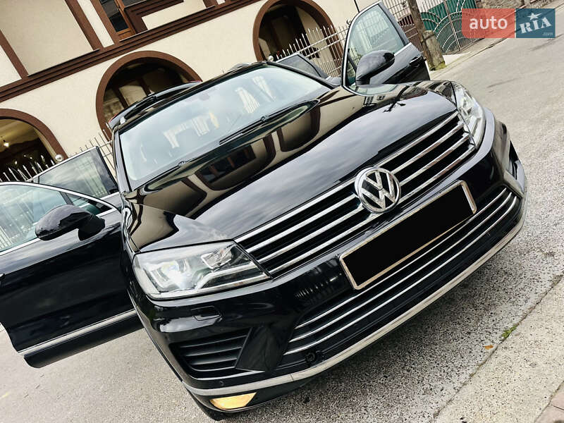 Внедорожник / Кроссовер Volkswagen Touareg 2015 в Грушево