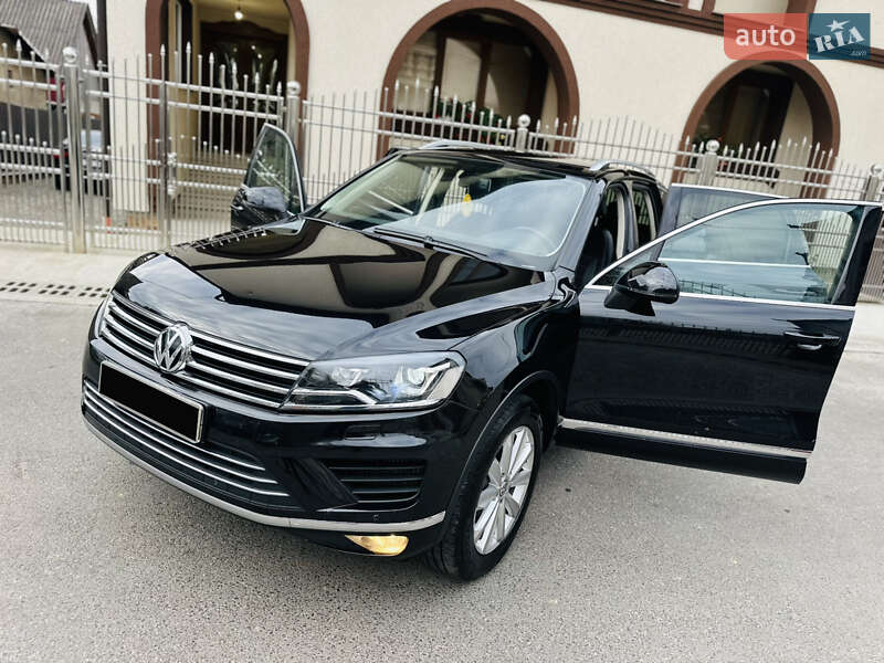 Внедорожник / Кроссовер Volkswagen Touareg 2015 в Грушево