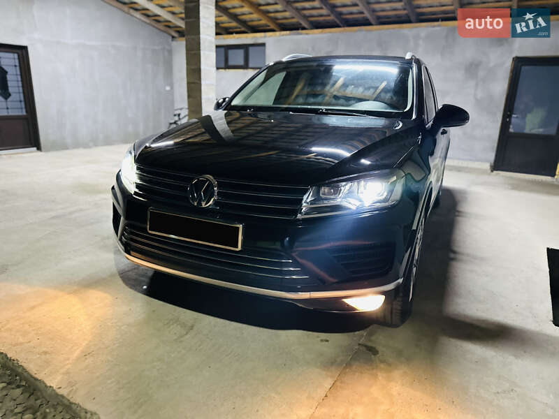 Внедорожник / Кроссовер Volkswagen Touareg 2015 в Грушево