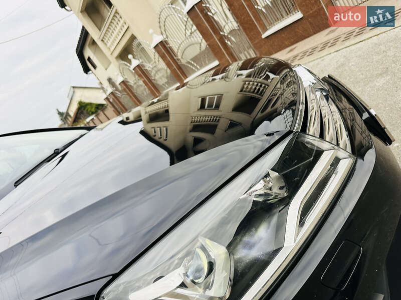 Внедорожник / Кроссовер Volkswagen Touareg 2015 в Грушево
