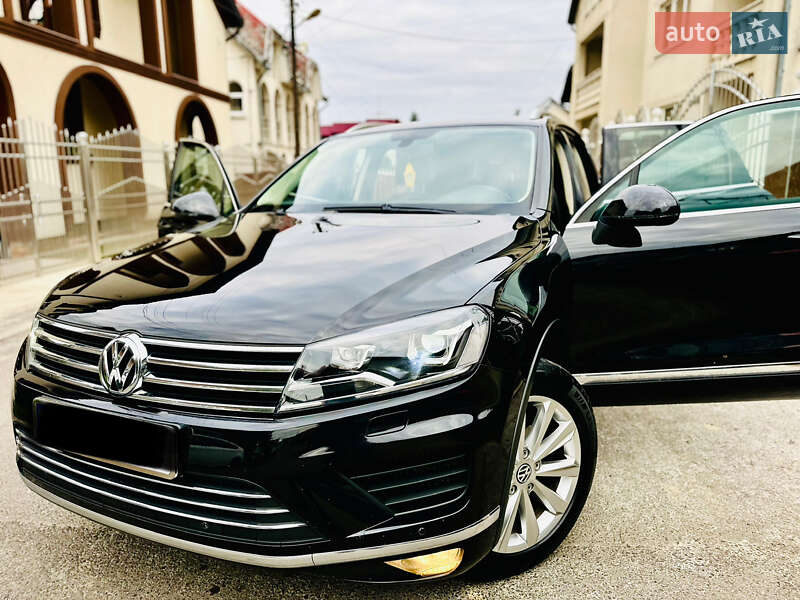 Внедорожник / Кроссовер Volkswagen Touareg 2015 в Грушево