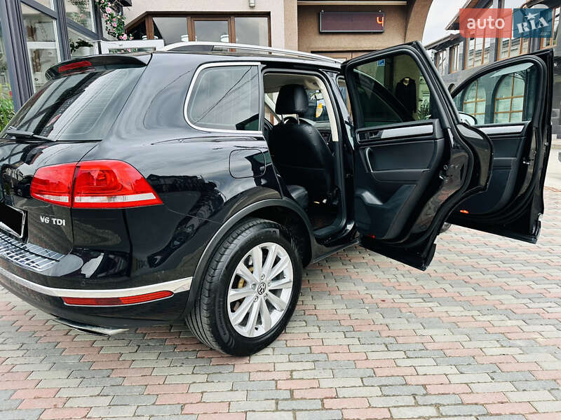 Внедорожник / Кроссовер Volkswagen Touareg 2015 в Грушево