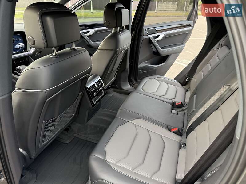 Внедорожник / Кроссовер Volkswagen Touareg 2023 в Киеве