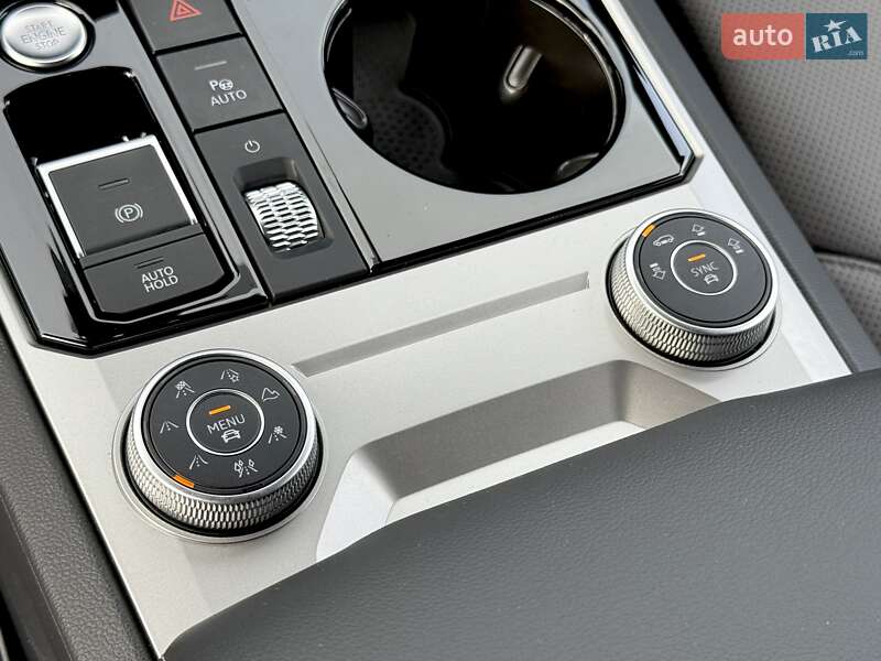 Внедорожник / Кроссовер Volkswagen Touareg 2023 в Киеве