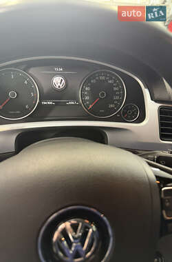 Позашляховик / Кросовер Volkswagen Touareg 2012 в 