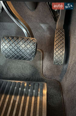 Позашляховик / Кросовер Volkswagen Touareg 2012 в 