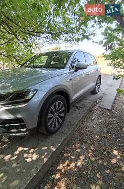 Внедорожник / Кроссовер Volkswagen Touareg 2020 в 
