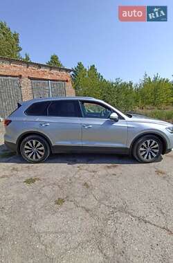 Внедорожник / Кроссовер Volkswagen Touareg 2020 в 