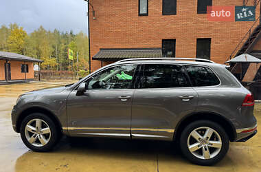 Внедорожник / Кроссовер Volkswagen Touareg 2015 в 