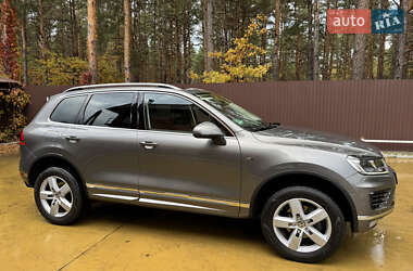 Внедорожник / Кроссовер Volkswagen Touareg 2015 в 