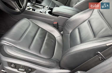 Внедорожник / Кроссовер Volkswagen Touareg 2015 в 