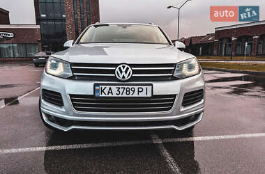 Внедорожник / Кроссовер Volkswagen Touareg 2014 в Киеве