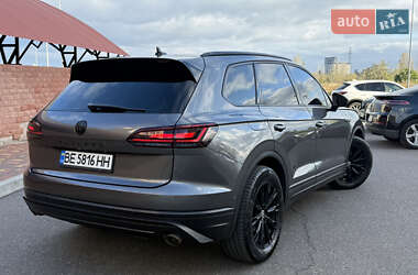 Внедорожник / Кроссовер Volkswagen Touareg 2018 в 