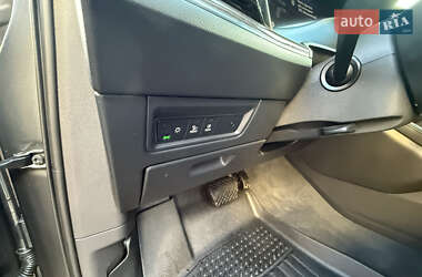 Внедорожник / Кроссовер Volkswagen Touareg 2018 в 