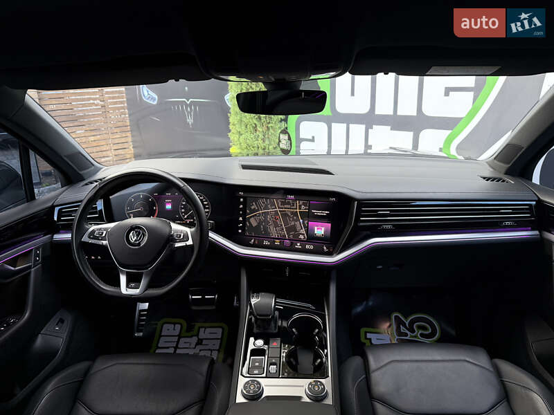 Внедорожник / Кроссовер Volkswagen Touareg 2020 в Киеве