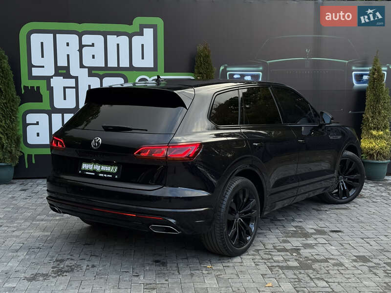 Внедорожник / Кроссовер Volkswagen Touareg 2020 в Киеве