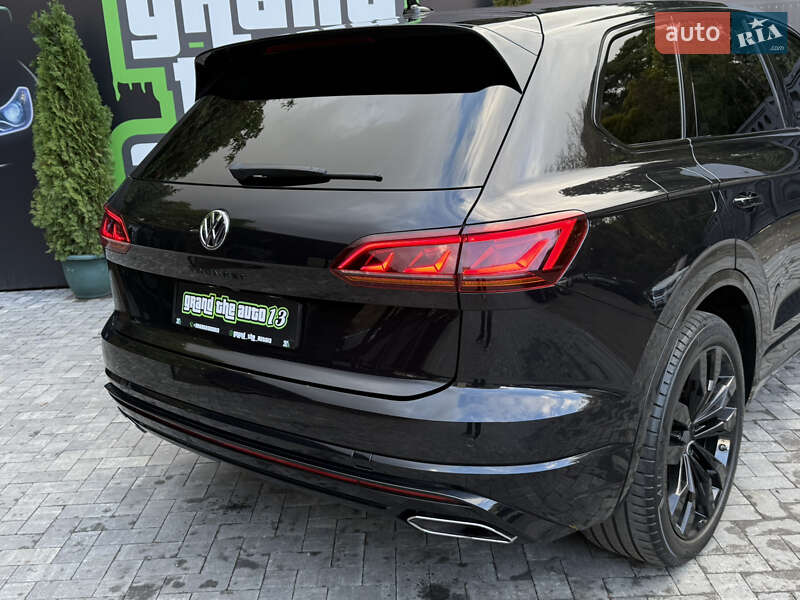 Внедорожник / Кроссовер Volkswagen Touareg 2020 в Киеве