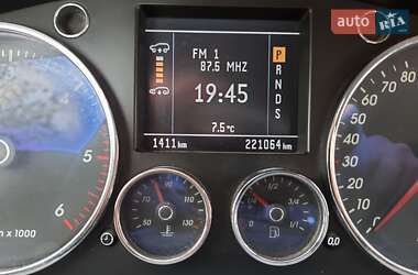 Внедорожник / Кроссовер Volkswagen Touareg 2004 в  фото 14 Внедорожник / Кроссовер Volkswagen Touareg 2004 в