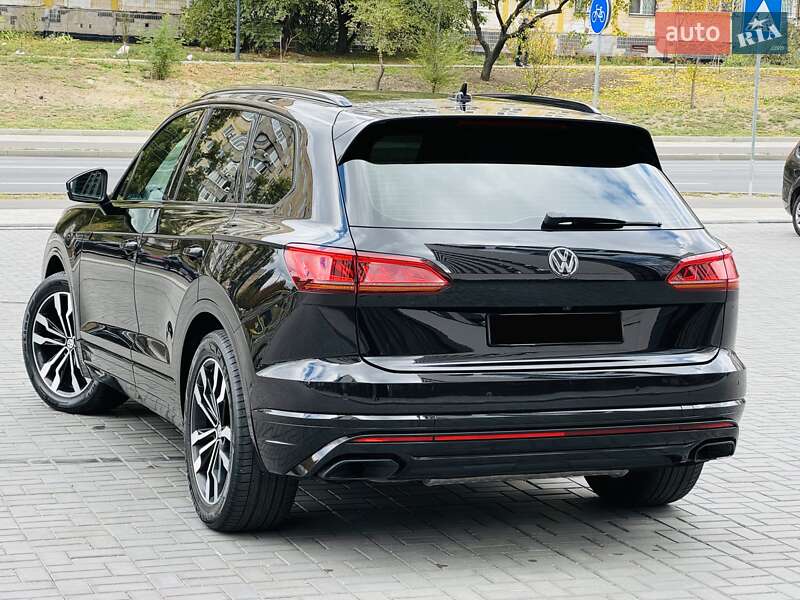 Внедорожник / Кроссовер Volkswagen Touareg 2018 в Днепре фото 31 Внедорожник / Кроссовер Volkswagen Touareg 2018 в Днепре