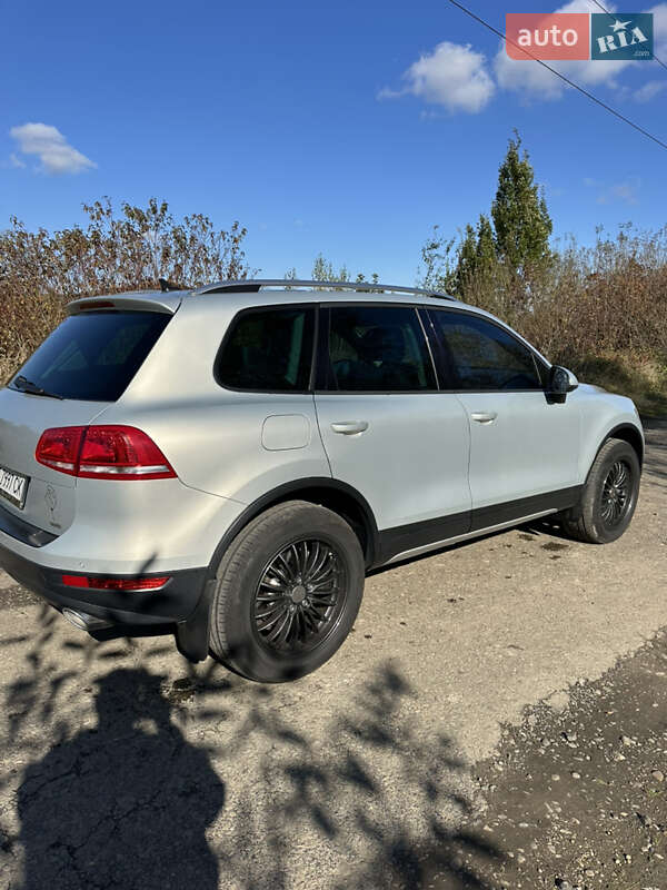 Внедорожник / Кроссовер Volkswagen Touareg 2011 в Калуше фото 3 Внедорожник / Кроссовер Volkswagen Touareg 2011 в Калуше
