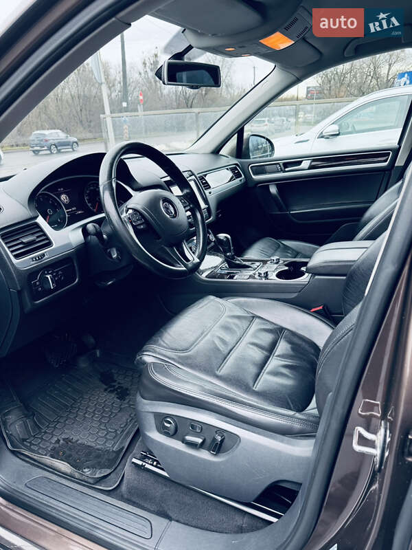 Позашляховик / Кросовер Volkswagen Touareg 2014 в Луцьку