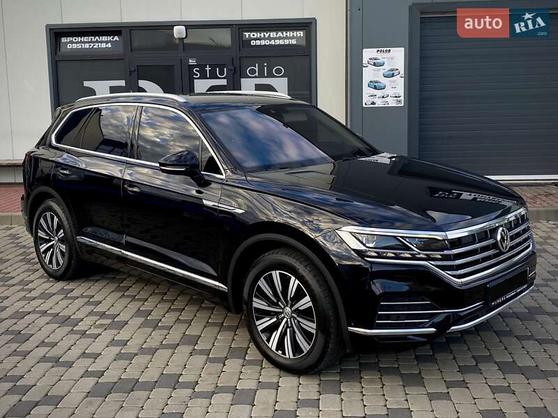 Позашляховик / Кросовер Volkswagen Touareg 2019 в Мукачевому