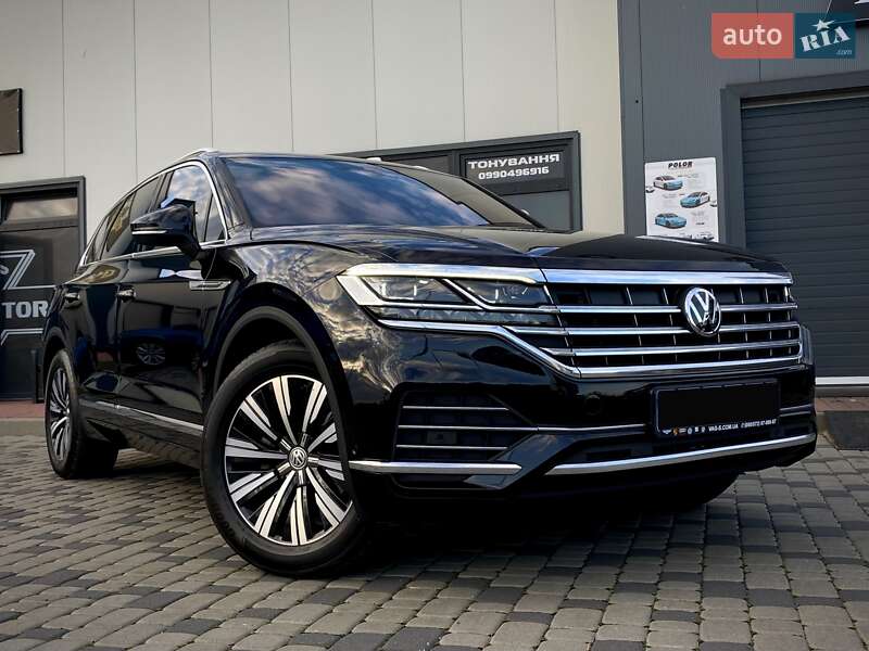 Позашляховик / Кросовер Volkswagen Touareg 2019 в Мукачевому