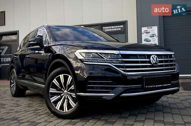 Внедорожник / Кроссовер Volkswagen Touareg 2019 в 