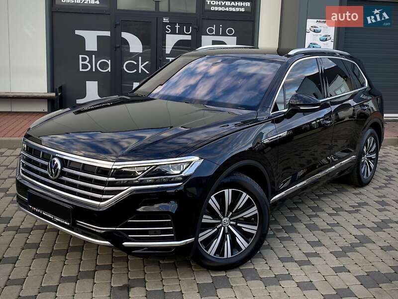 Позашляховик / Кросовер Volkswagen Touareg 2019 в Мукачевому