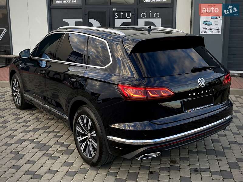 Позашляховик / Кросовер Volkswagen Touareg 2019 в Мукачевому